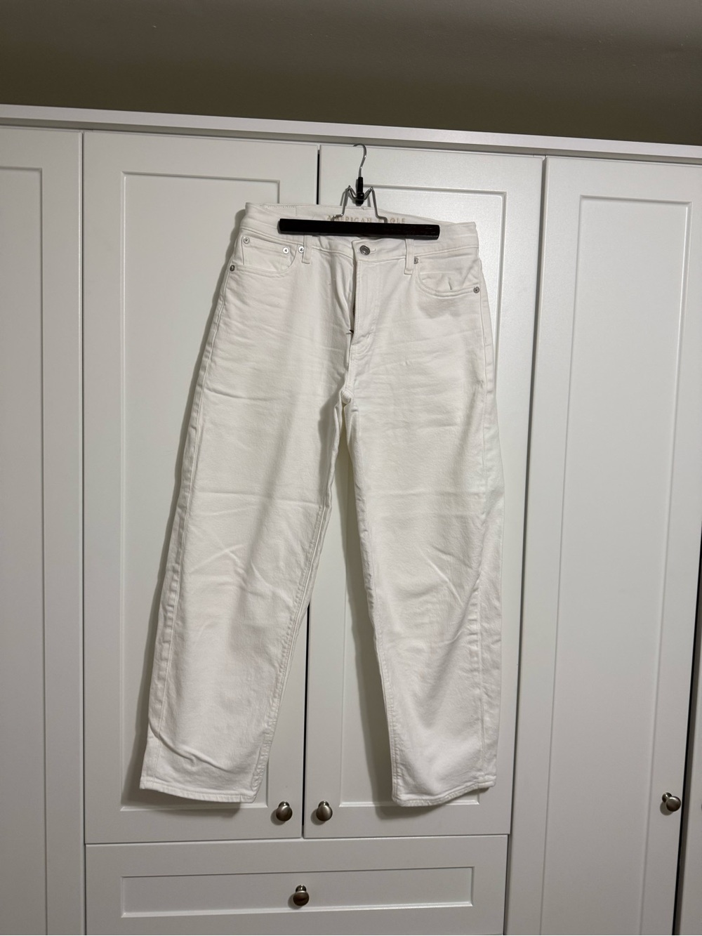 American Eagle Outfitters White Barrel-Leg Jeans - Picture 3 of 6